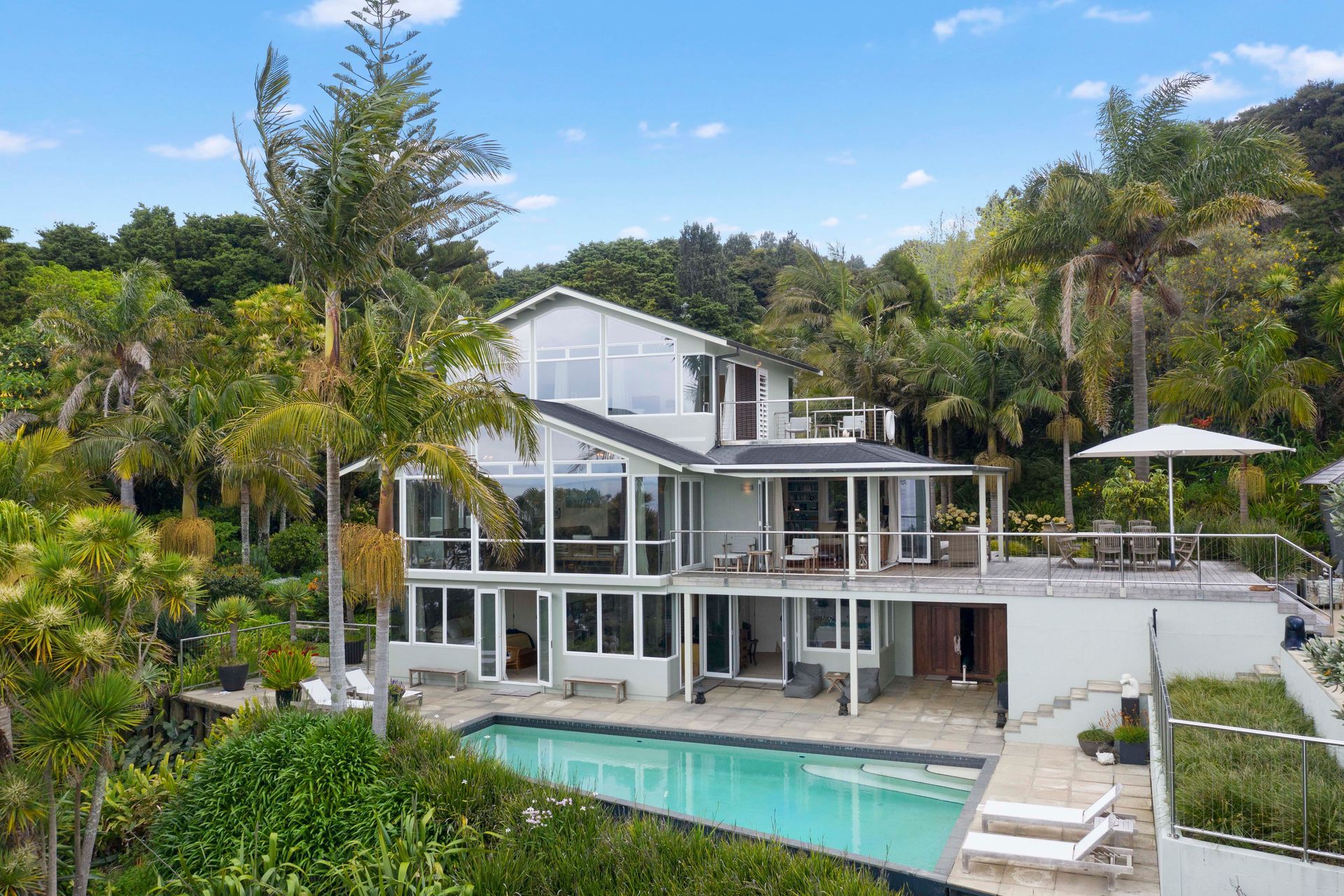 100 Cornwallis, Cornwallis