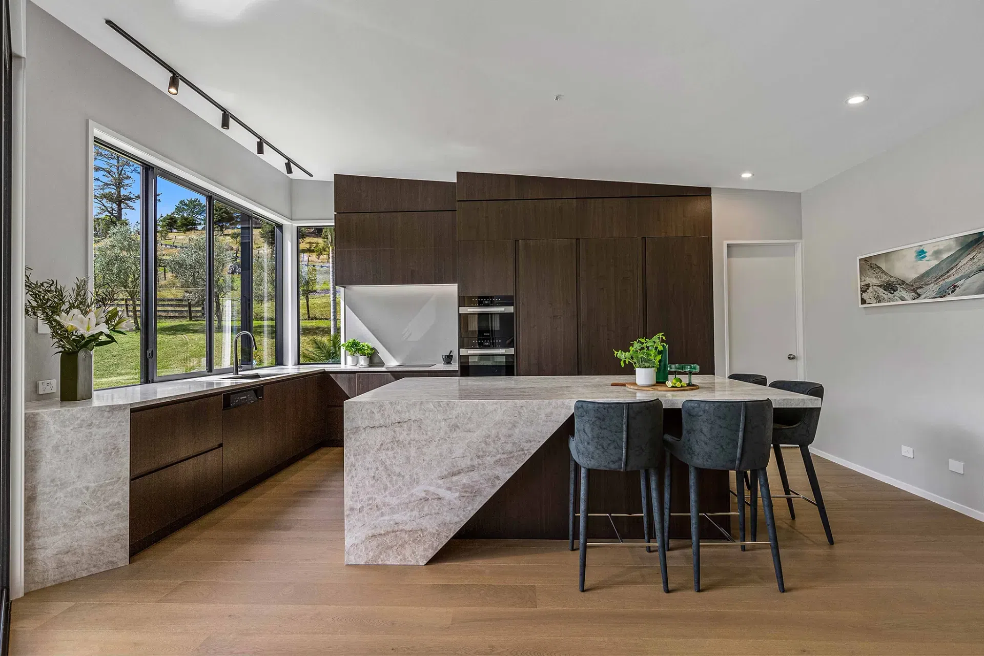 6a72c4d78c2cd52f0e685595Harrison20Kitchen20-20Shinnoki20Stardust20Walnut20Timber20Veneer2018.webp