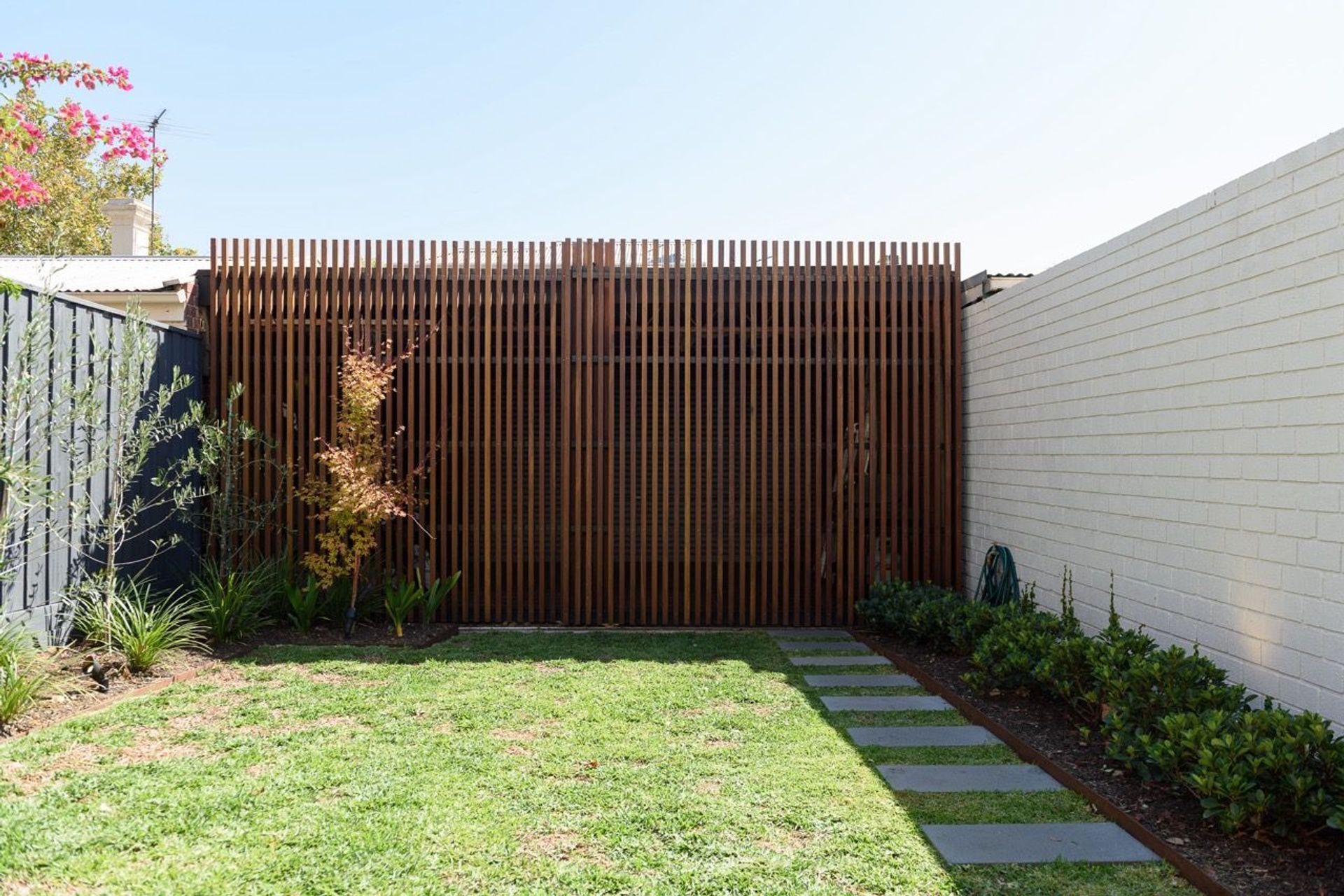 Victoria Avenue, Albert Park