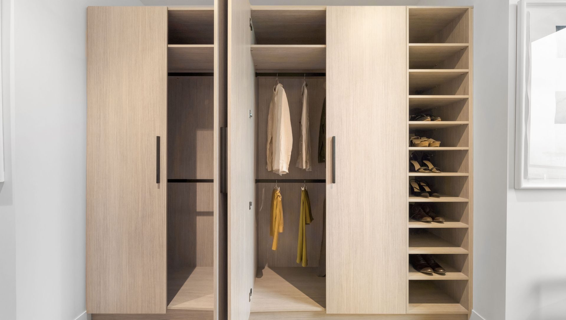 Freestanding Wardrobe Solution banner