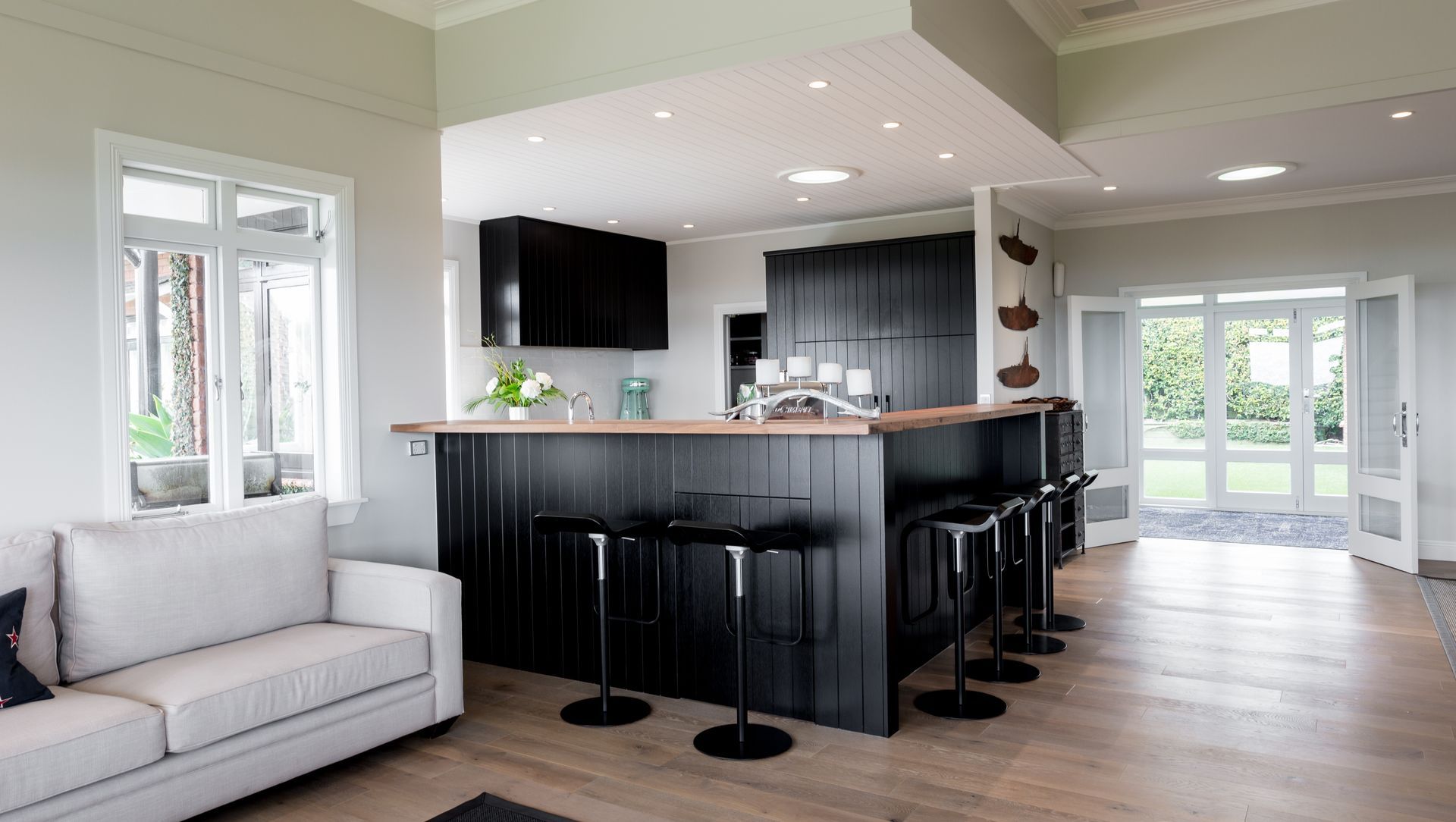 Hilltop Splendour banner