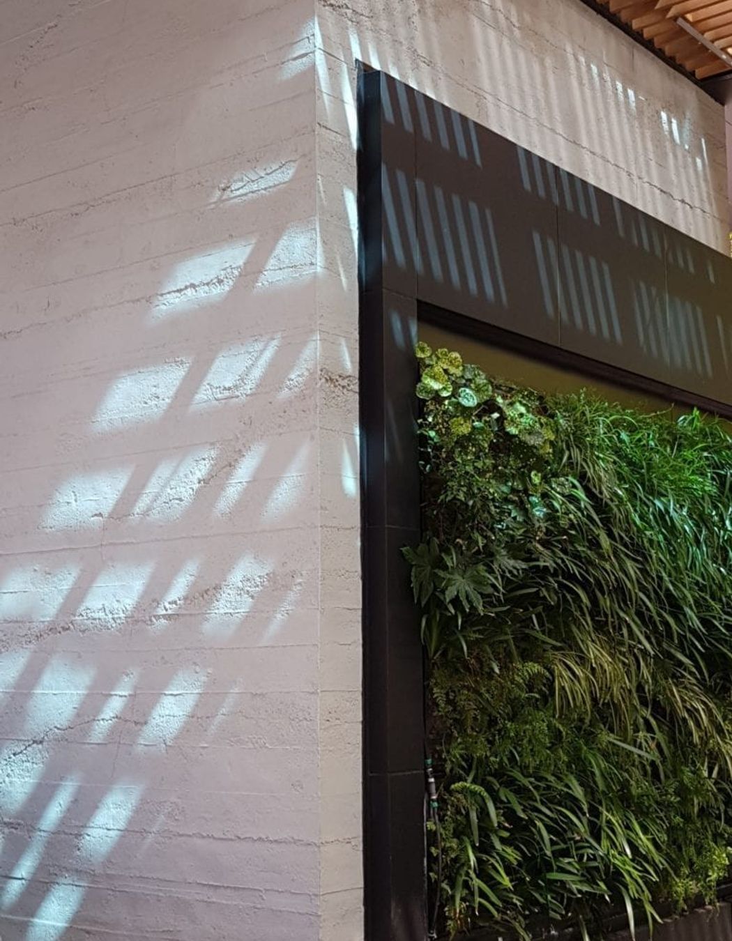 Queen's Head Bar &amp; Eatery, Four Points Sheraton