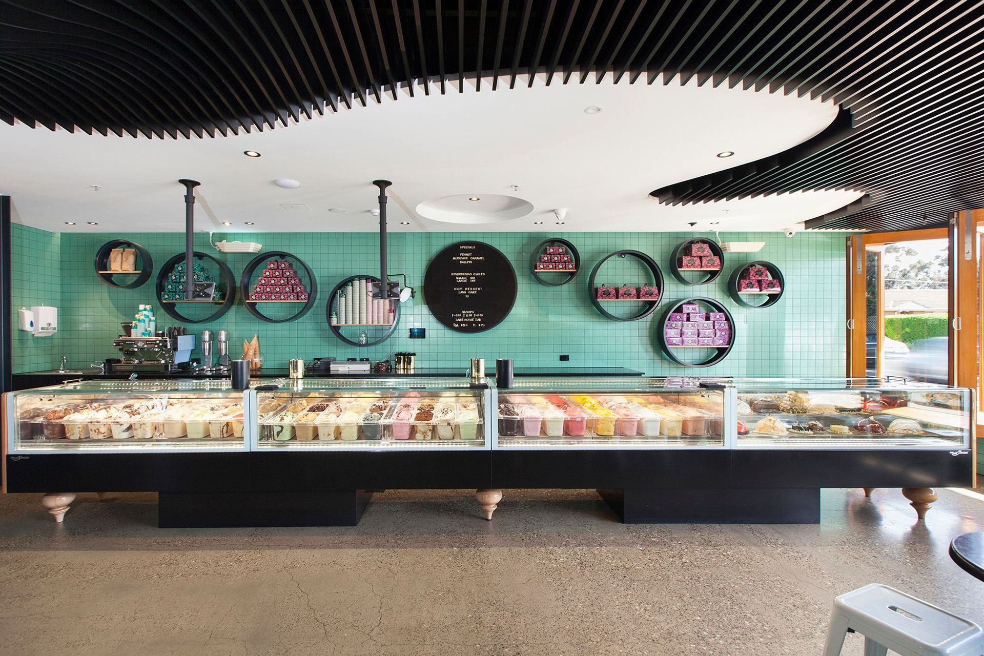 Augustus Gelatery Display Counter