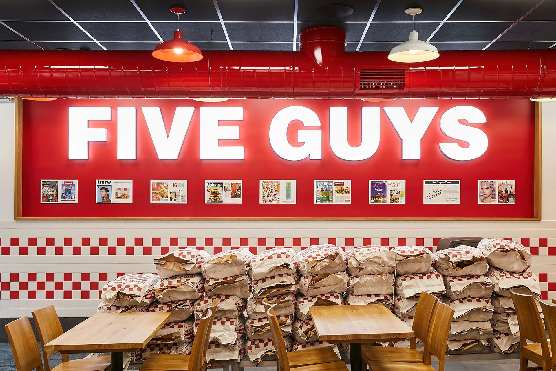 Five-Guys-Southbank-Melbourne06-gigapixel-standard-scale-200x.jpg