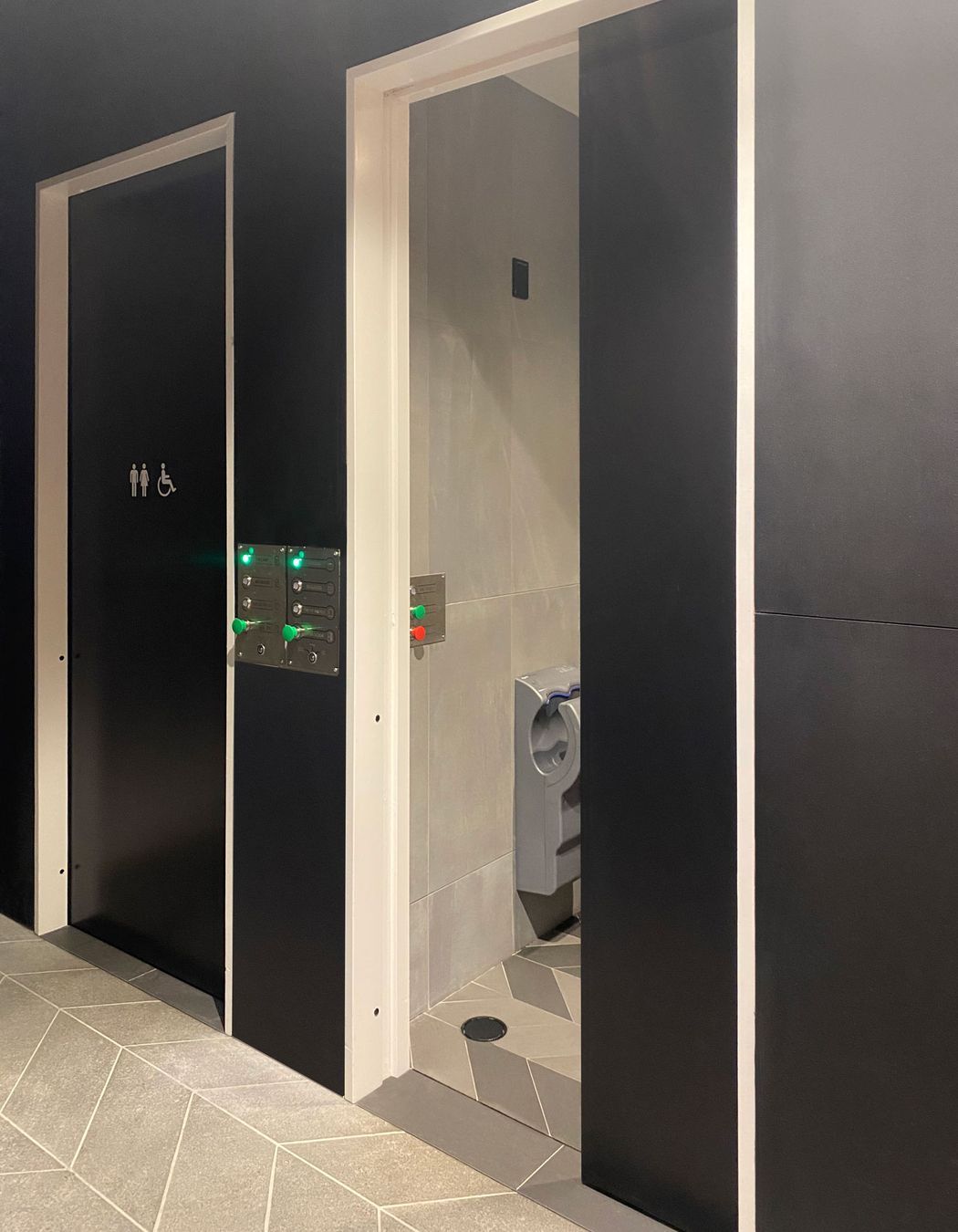 AutoCav WC cavity slider