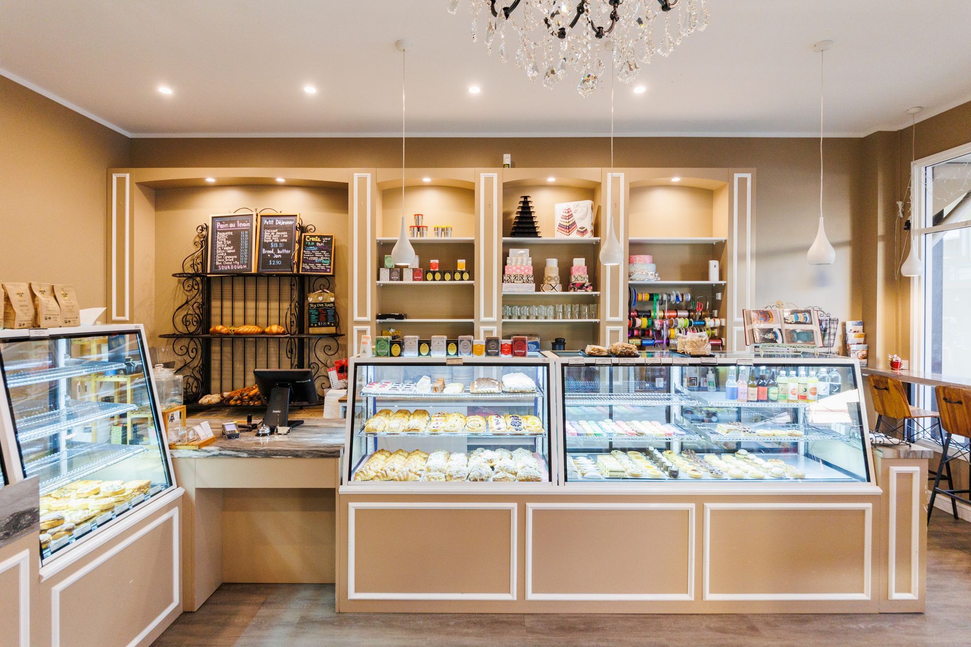 Alexandre Patisserie &amp; Chocolate