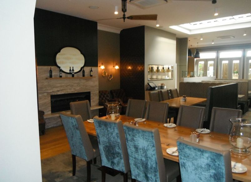 Dixie Browns Bar + Restaurant