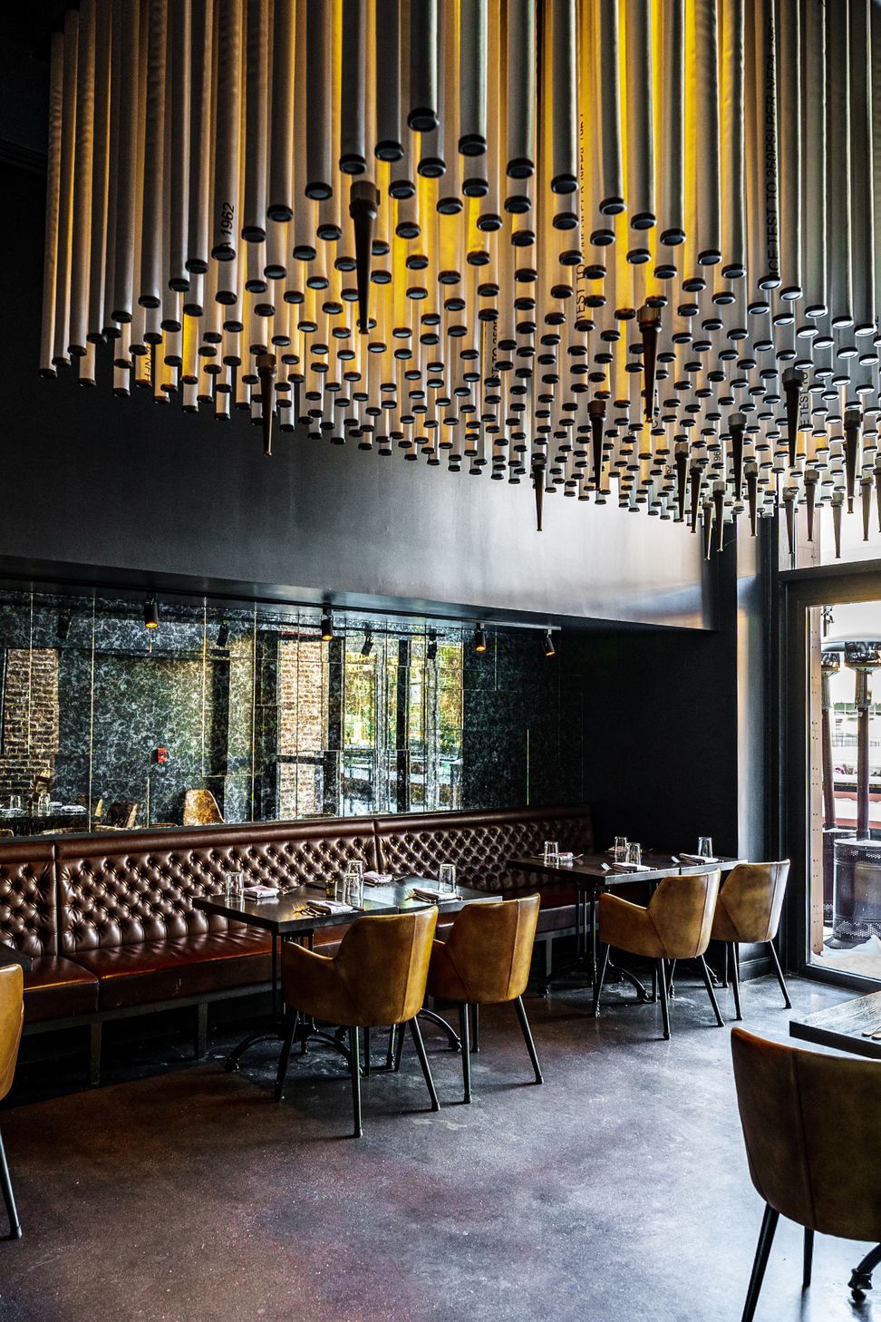 imgi387-WoodieFisherPrivateRoom2.jpg