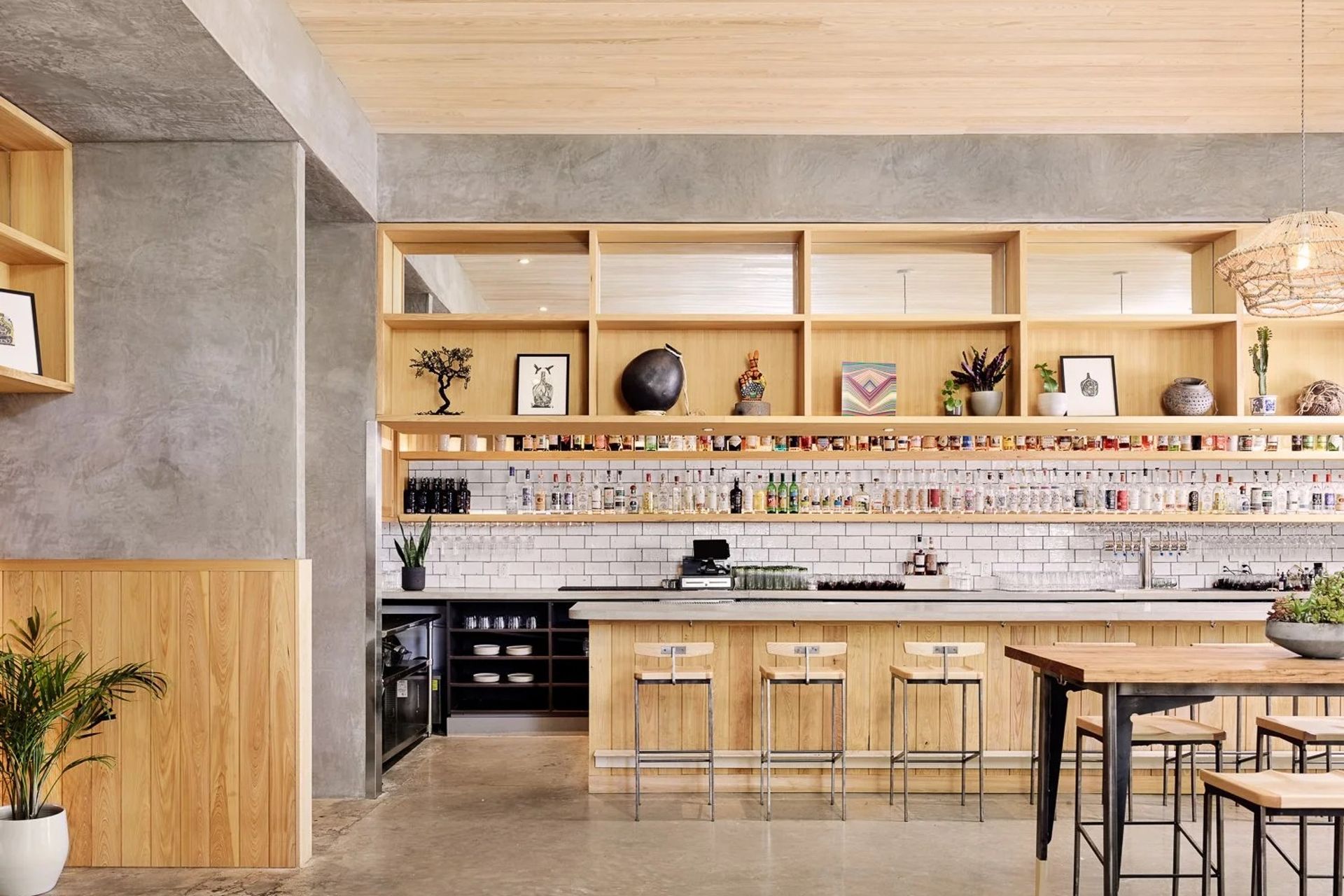 imgi54allison2Bburke2Binterior2Bdesignaustin2Binterior2Bdesignercasey2Bdunnsuerte2Brestaurant2.jpg