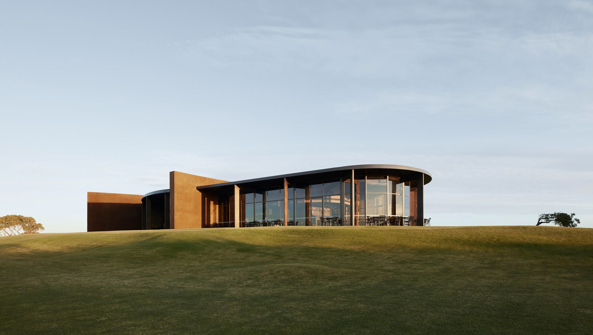 Lonsdale Links banner