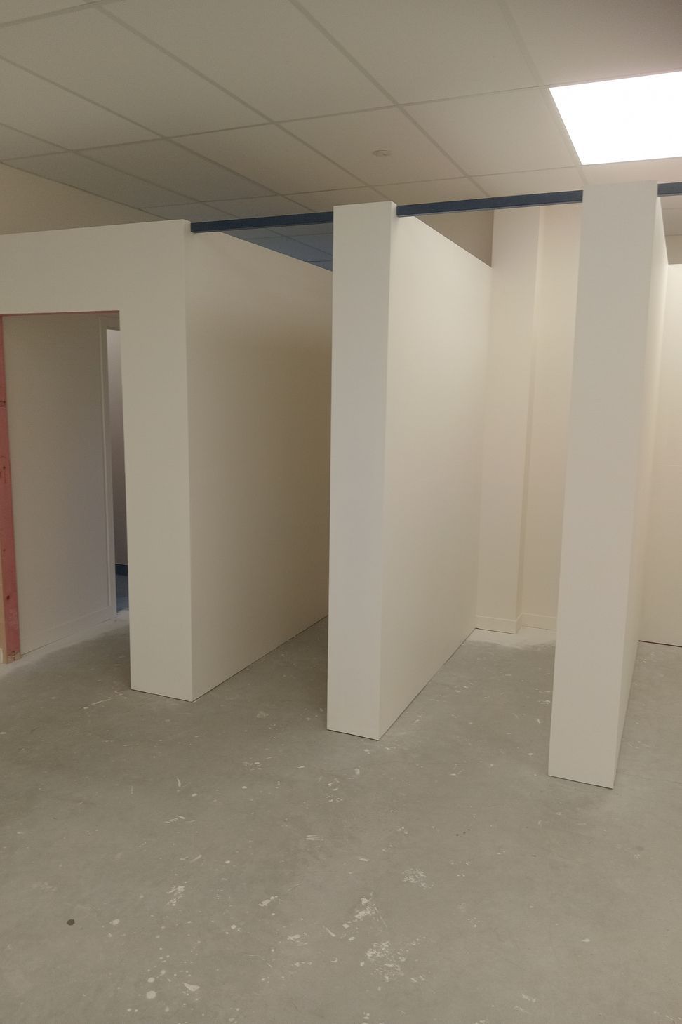 13-42-Thames-St-Oamaru-Caroline-Eve-Painting-the-changing-rooms-close-up-using-Resene-primer-SpaceCote-Low-Sheen-White-Colour-and-Quarter-Spanish-White-JDBuilders.jpg