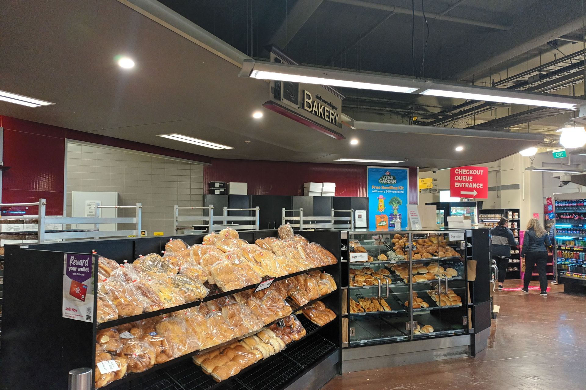 Railway New World Metro