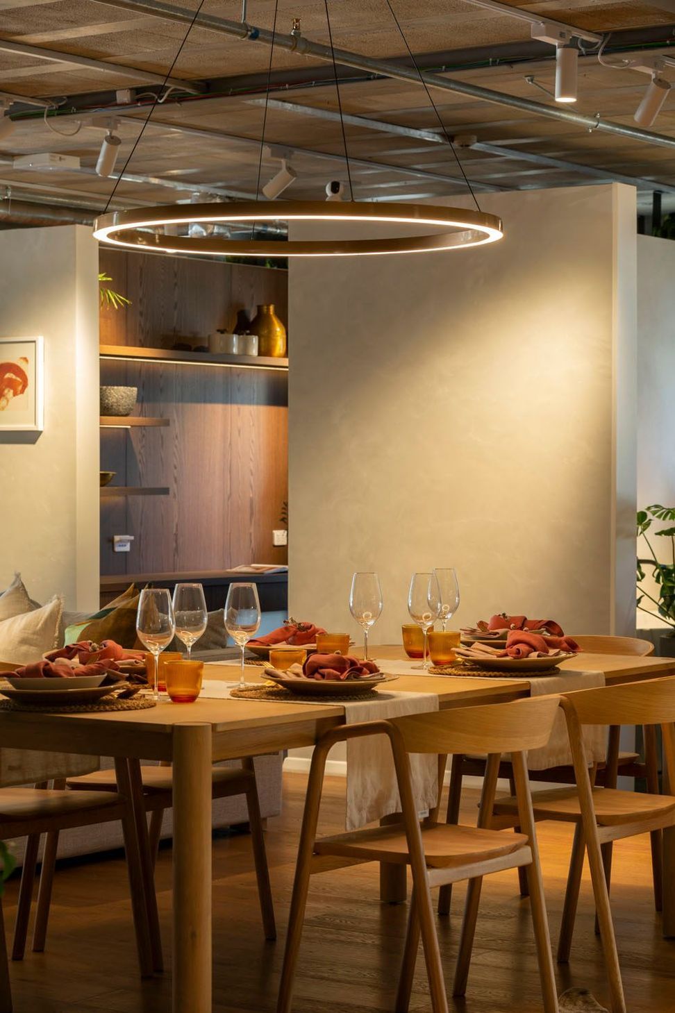 Amaia Showroom