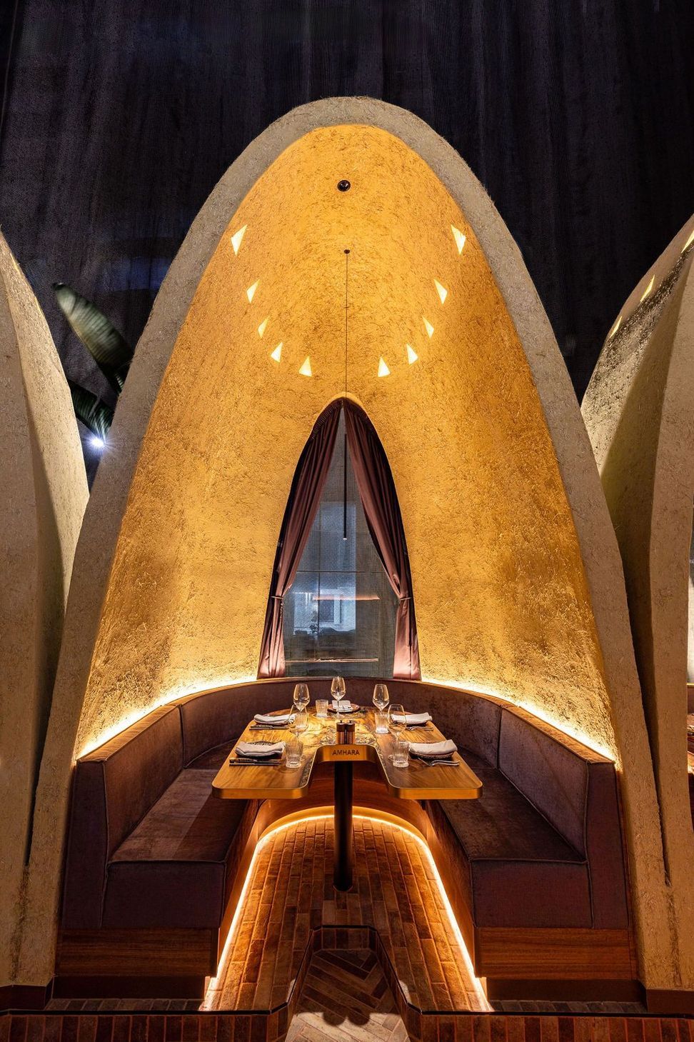 The-Meat-and-Wine-Co-Circular-Quay-Restaurant-Design-COOOP-8-v2.jpg