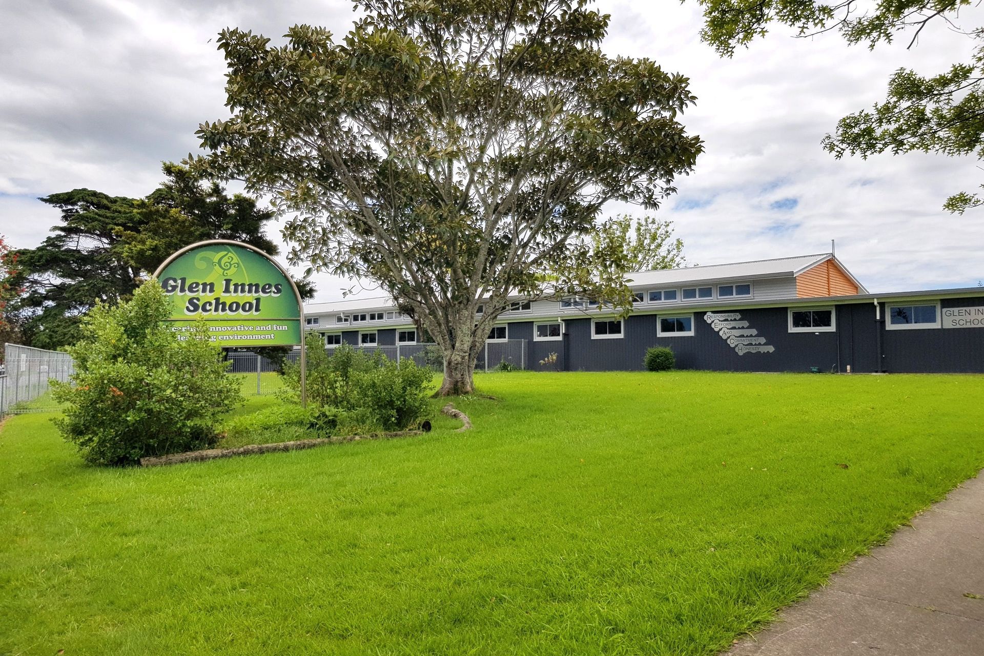 Glen Innes School