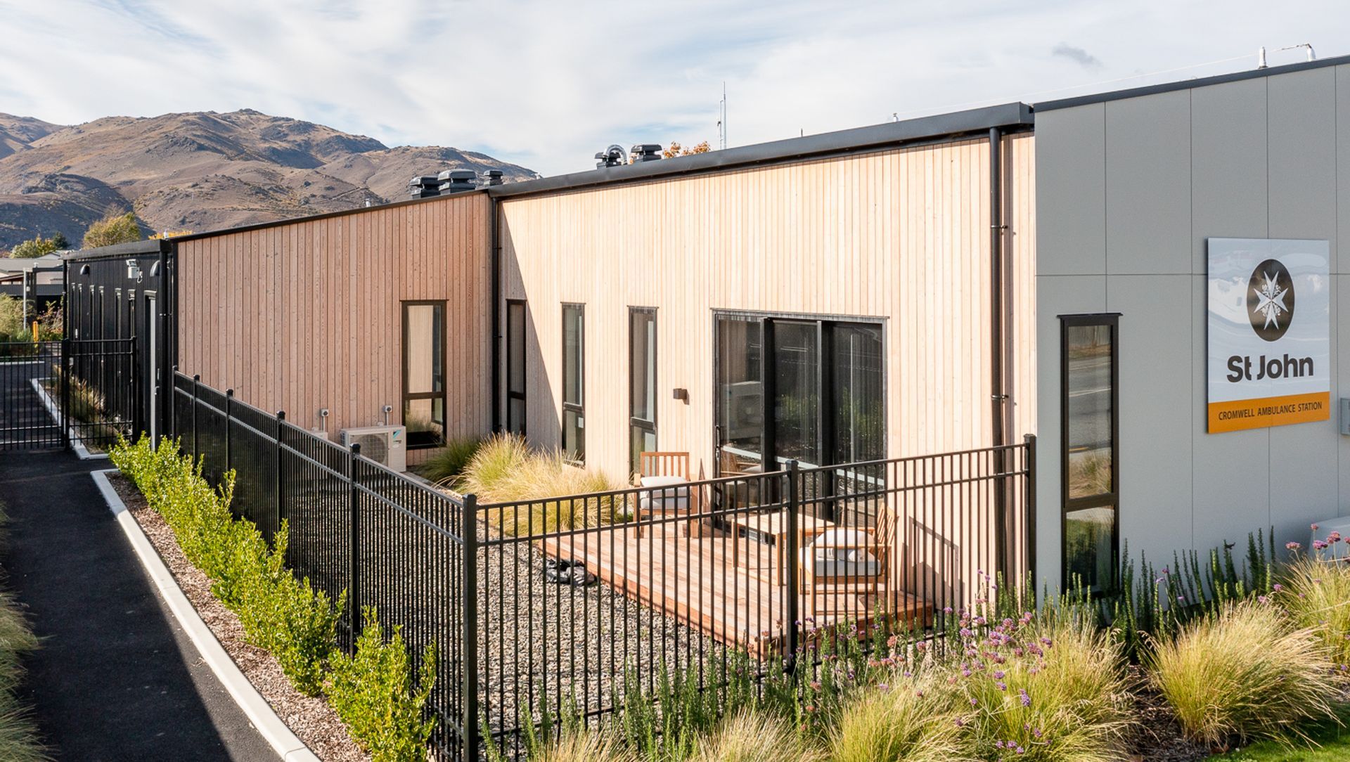 St Johns Garden, Cromwell banner