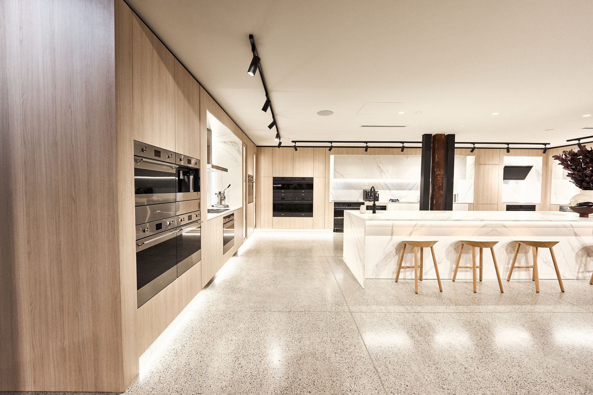 SMEG-DISPLAY100067.jpg