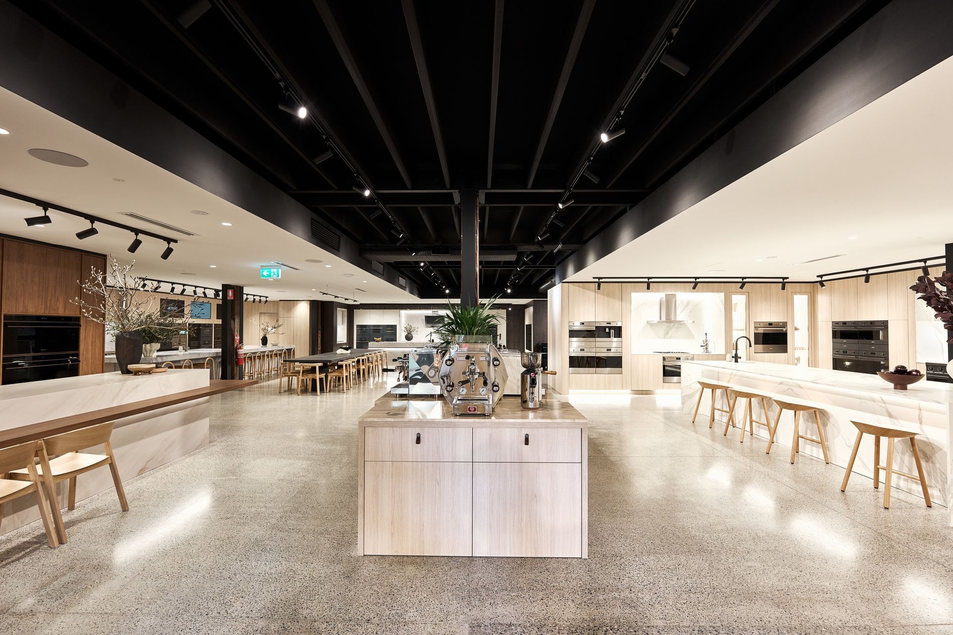 SMEG-DISPLAY100126.jpg