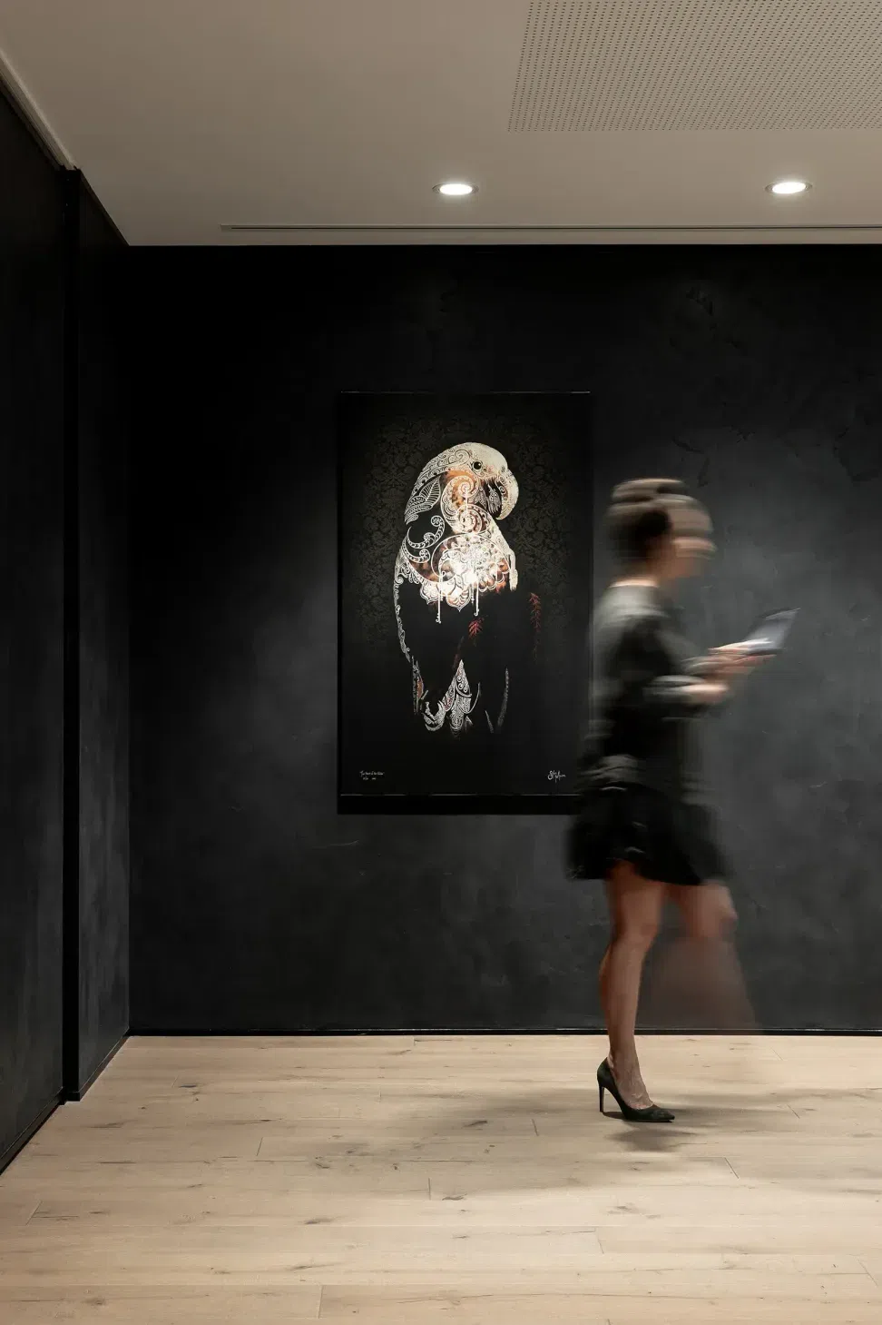 hobsonleavy-suaveblack-wall2.webp
