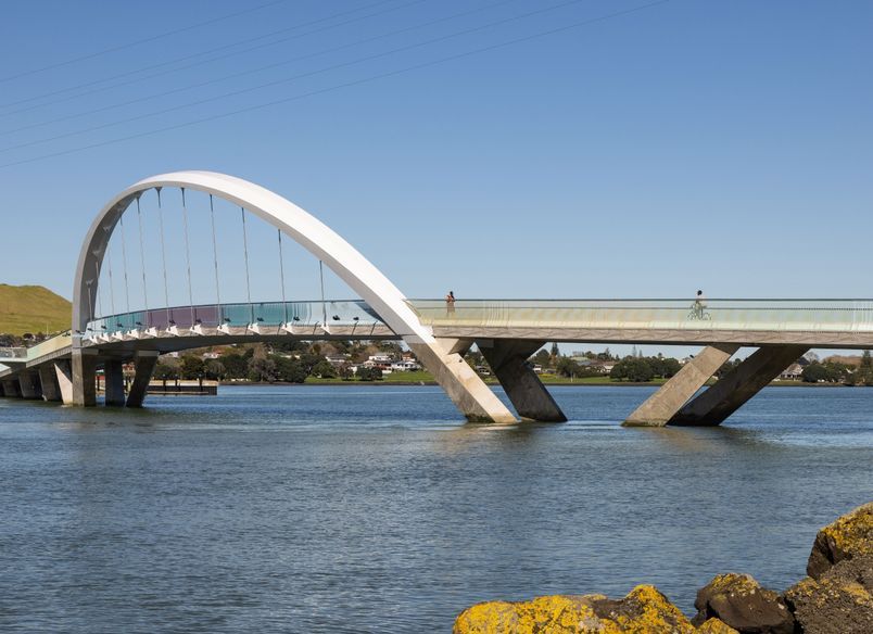 Ngā Hau Māngere Bridge