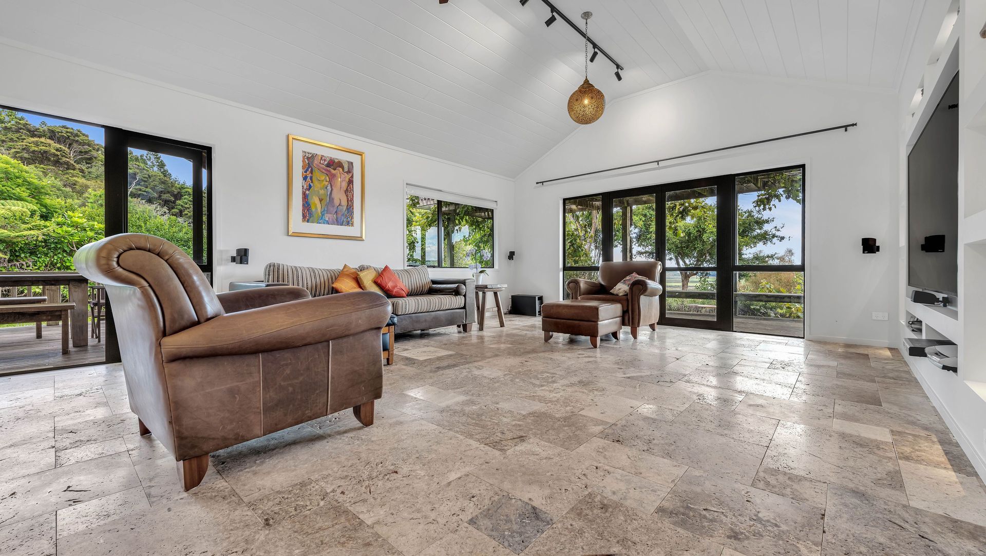 Travertine Tiles banner