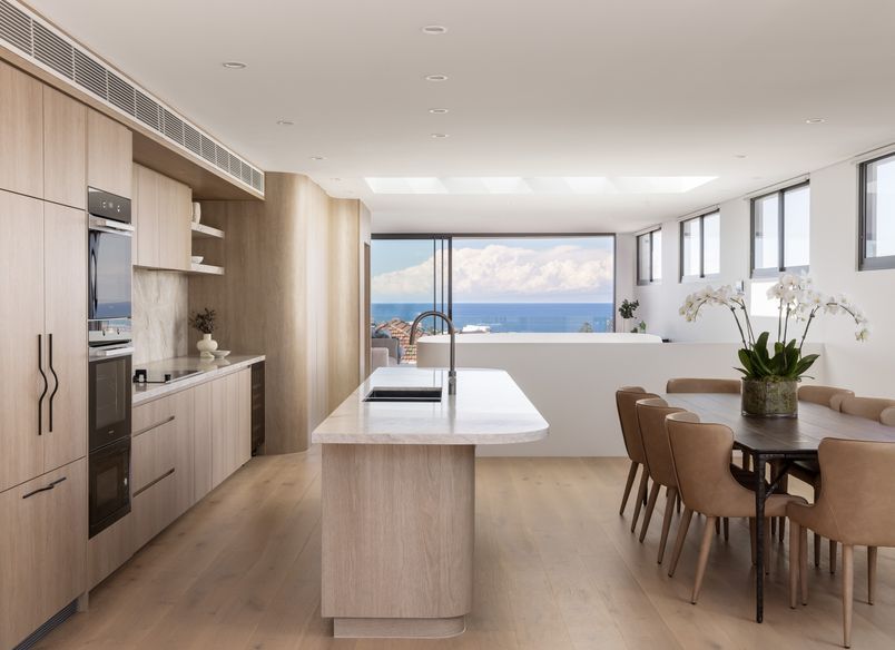 Clovelly House – ‘Oak Beach’