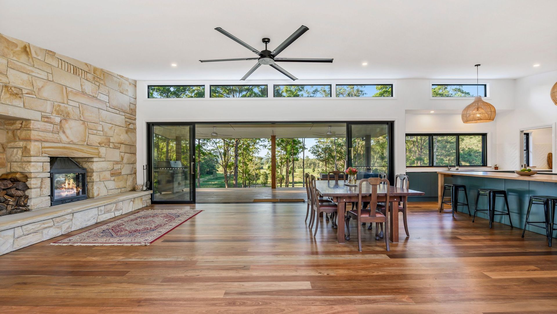 Britinya, QLD (Seguin Multivision 8000 DS) banner