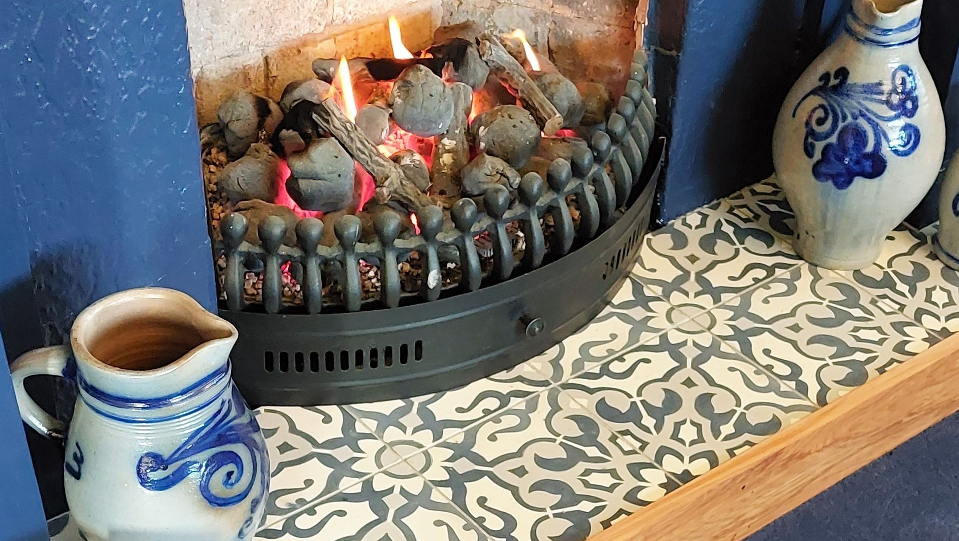 Fine Art and French Antiques banner