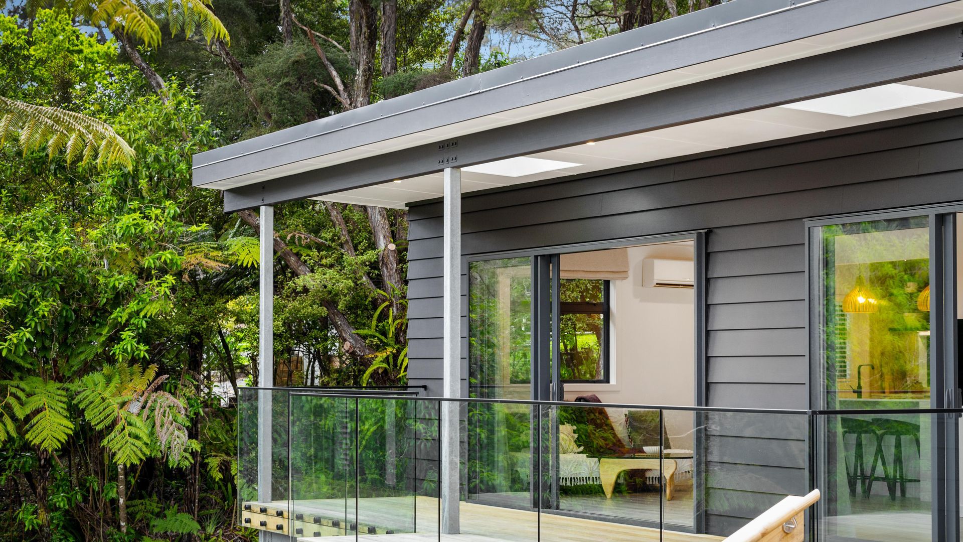 Renovation inside and out | Laingholm Tree House tour | Your Builder NZ video