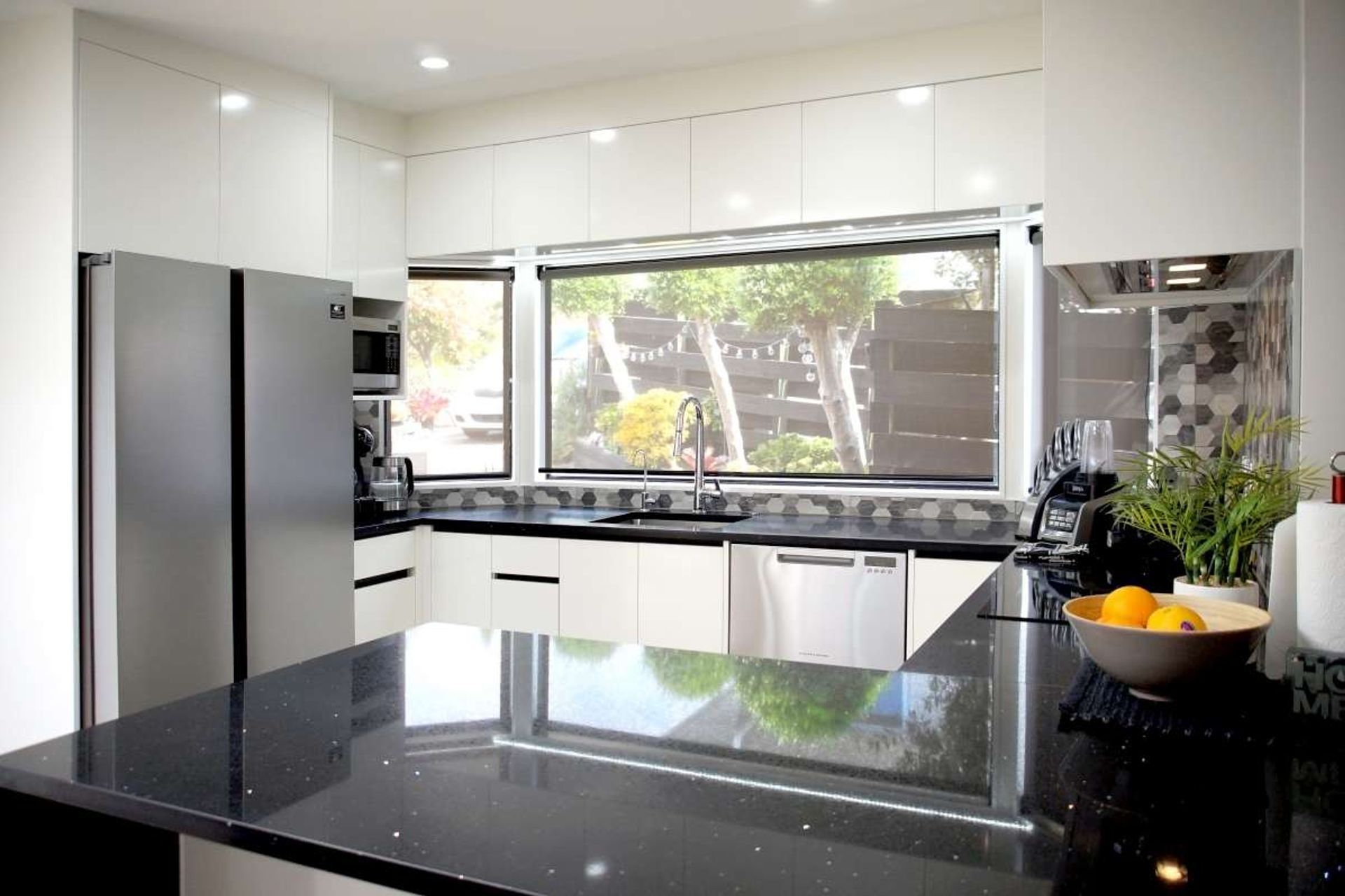 Retro Style Black and White Kitchen