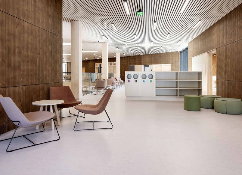 Hov Secondary School