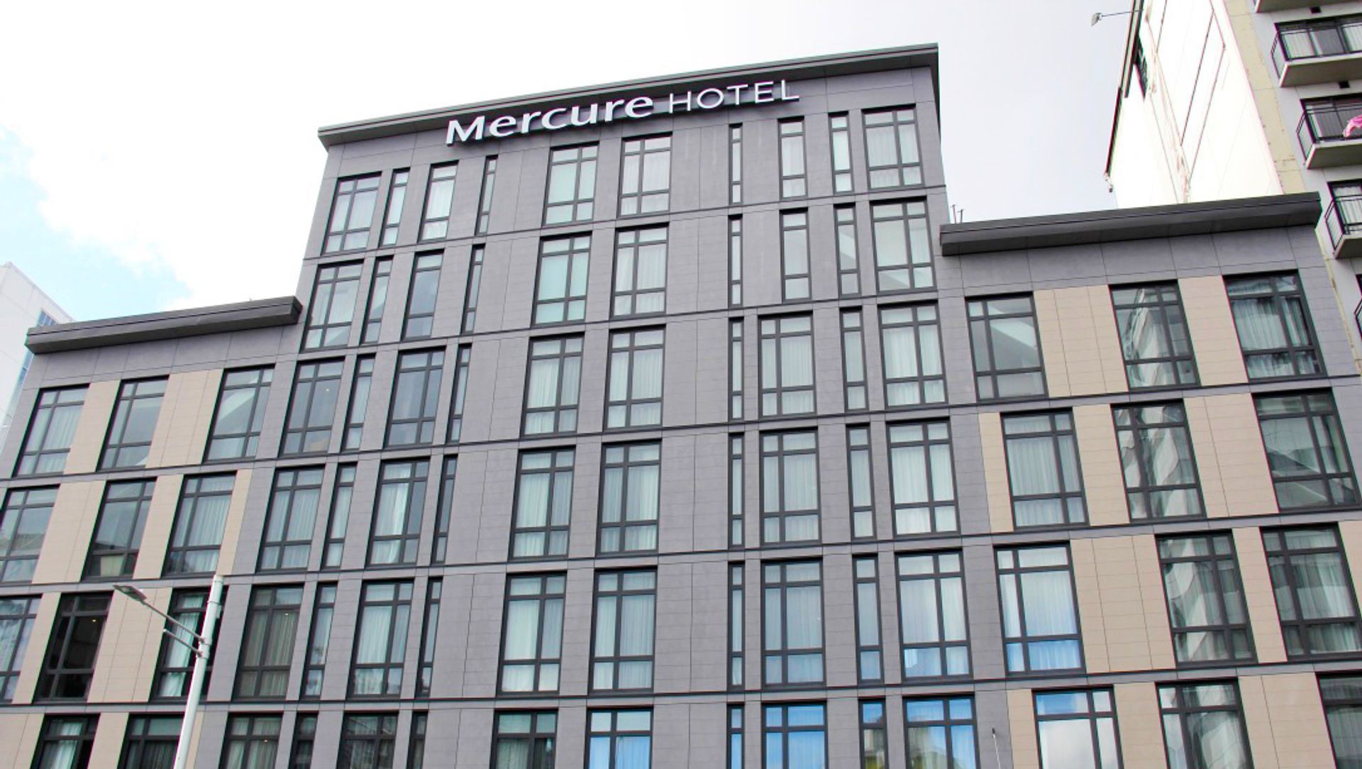 Mercure Hotel, 500 Queen Street, Auckland City banner