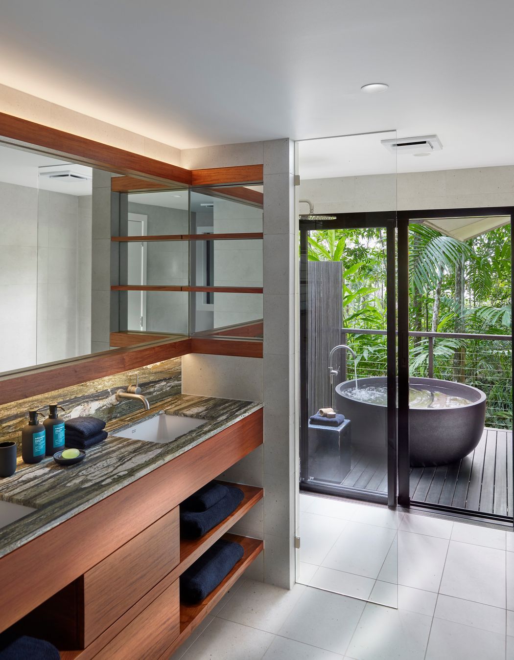 Photography: George Apostolidis