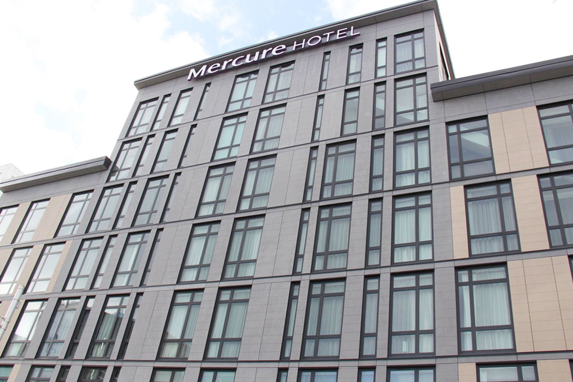 500 Queen Street. Products used: EQUITONE® TE10, TE20, TE60