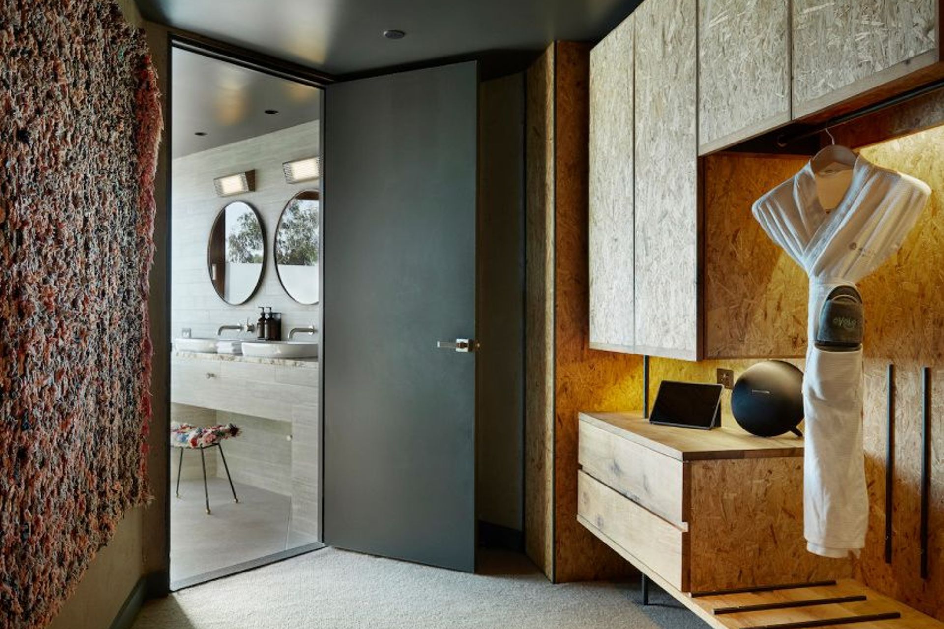 Ovolo Nishi, Canberra