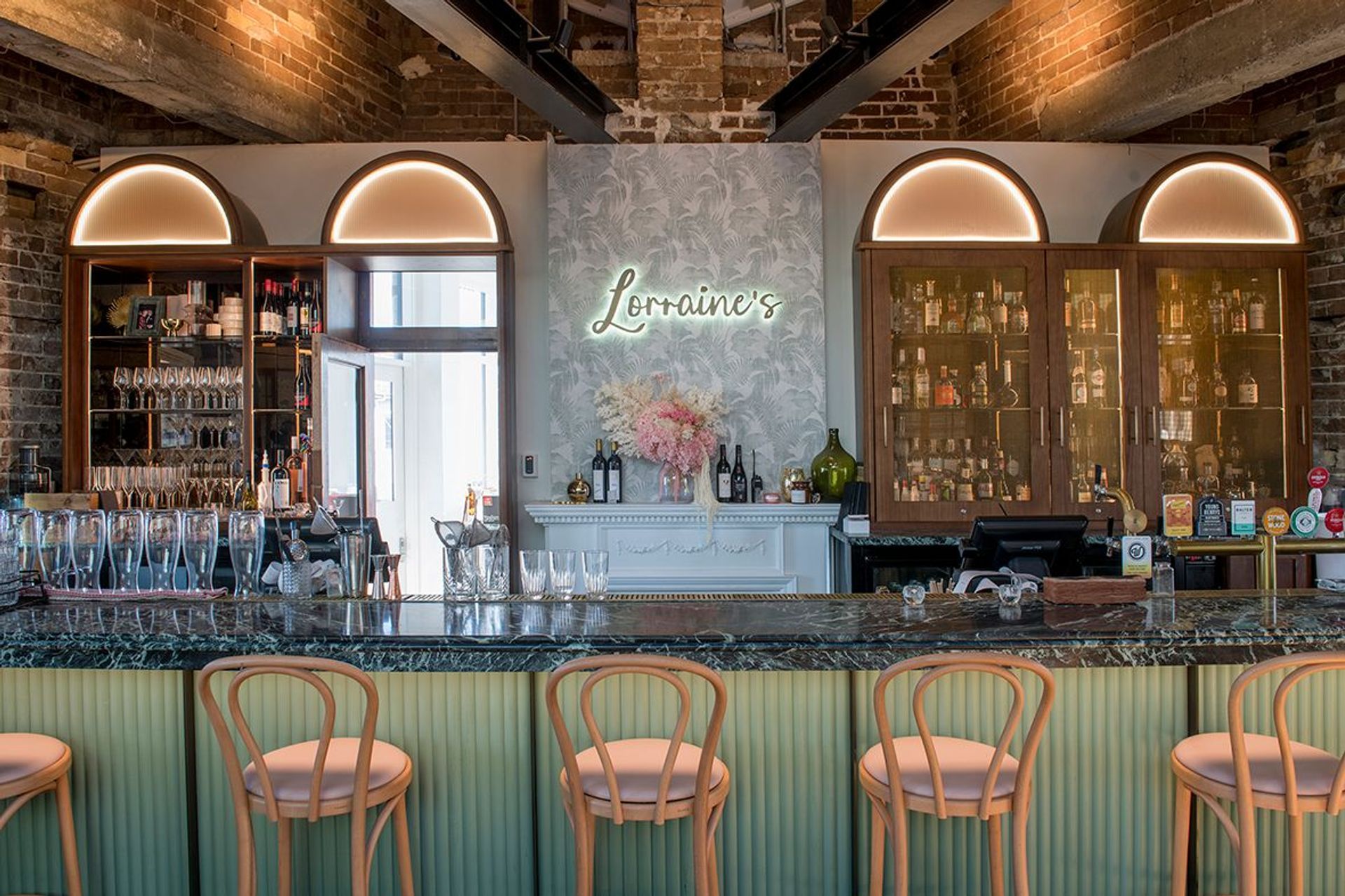 Robin Hood Hotel, Waverley