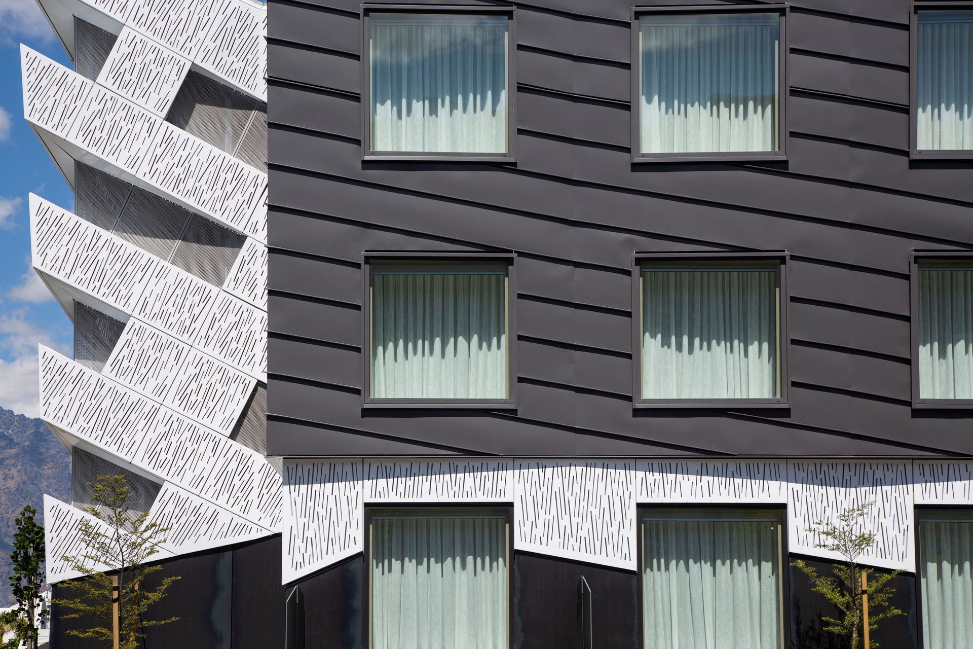 Holiday Inn Express | Detailing