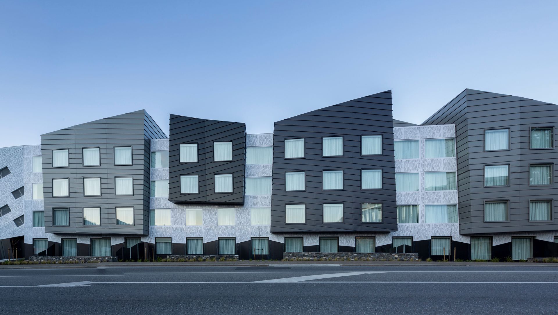 Holiday Inn Express | McAuliffe Stevens Architects banner