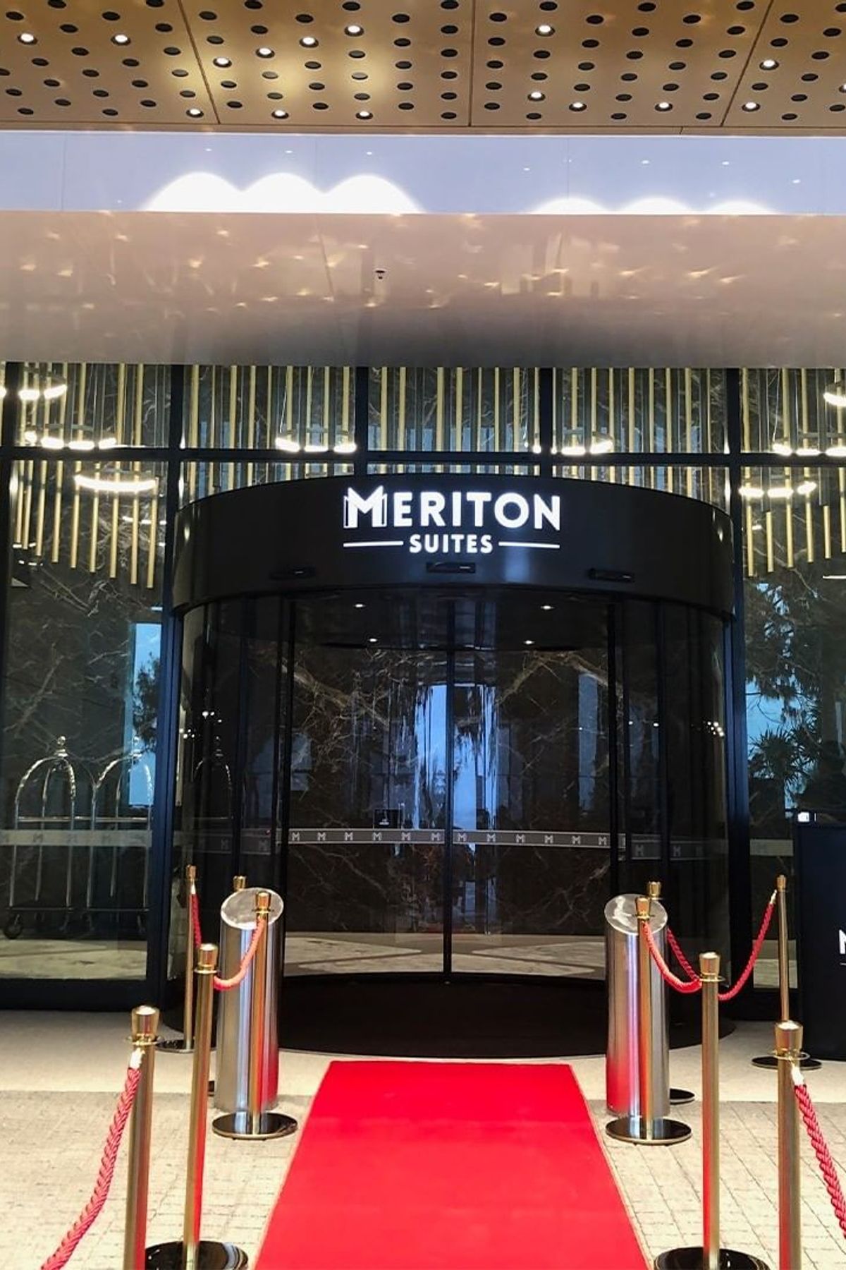 Meriton Suites Surfers Paradise - Gold Coast