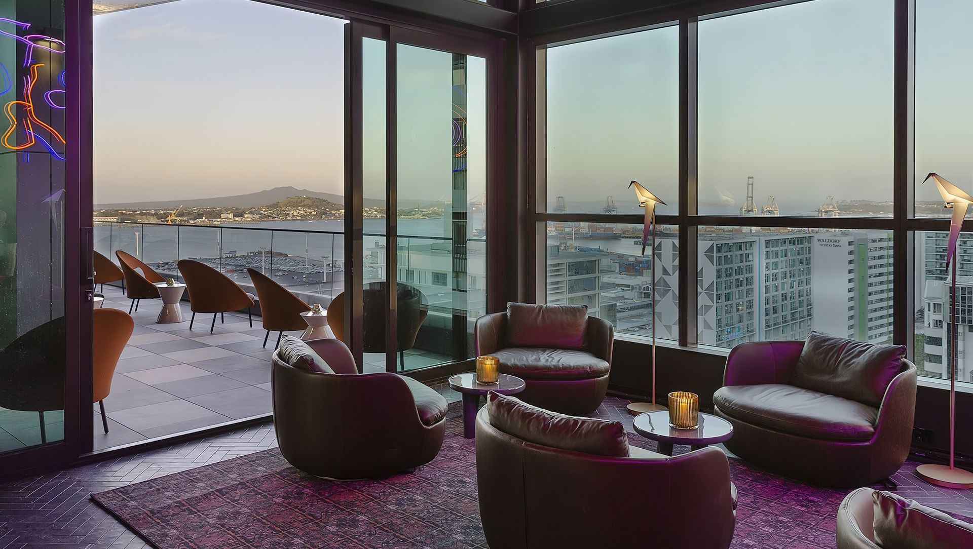 So Auckland. 5 star luxury hotel. banner