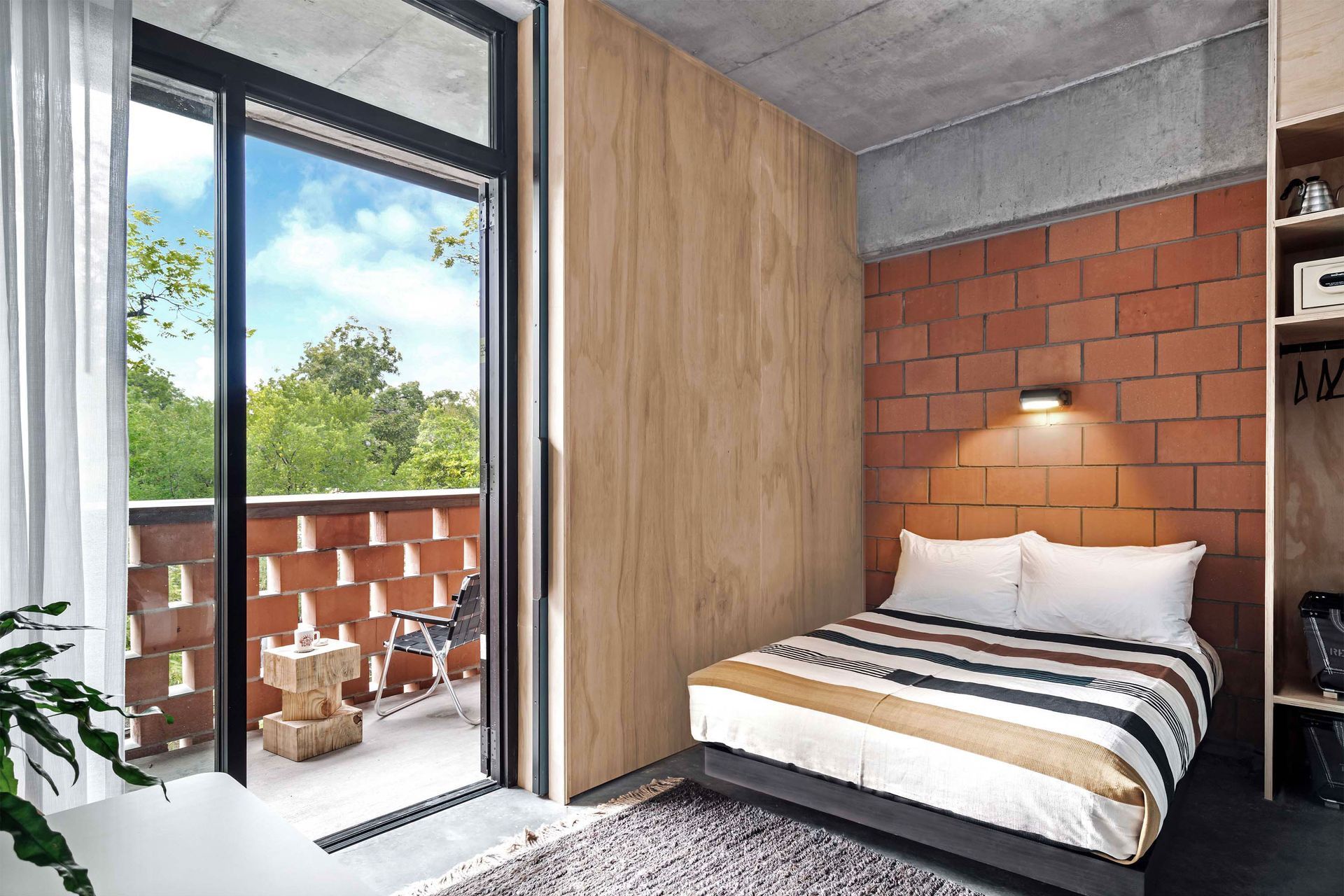 Specht-NovakCarpenter-HotelChase-Daniel19.jpg