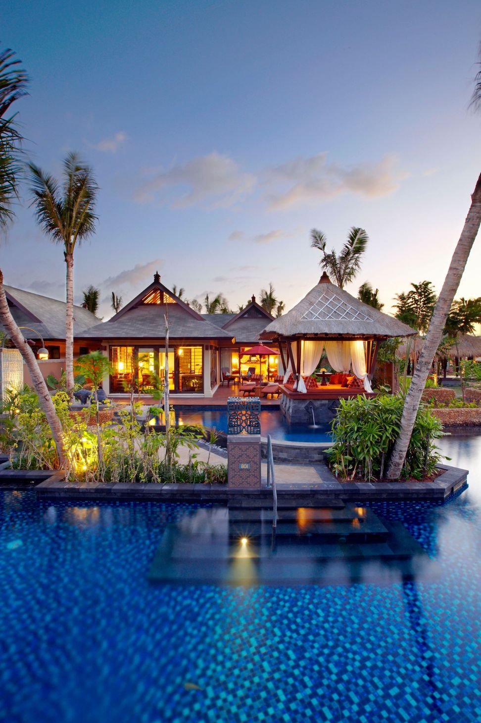 St-Regis-Bali-Lagoon-Villa-str1708ex68530.jpg