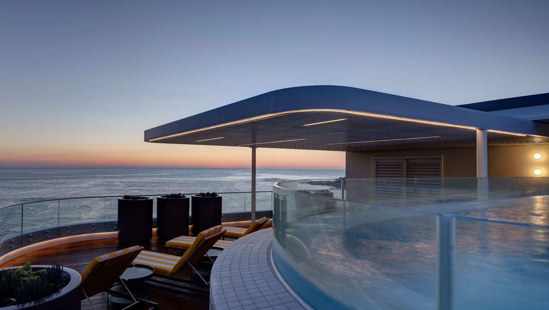 The Surf Hotel, Yamba NSW banner