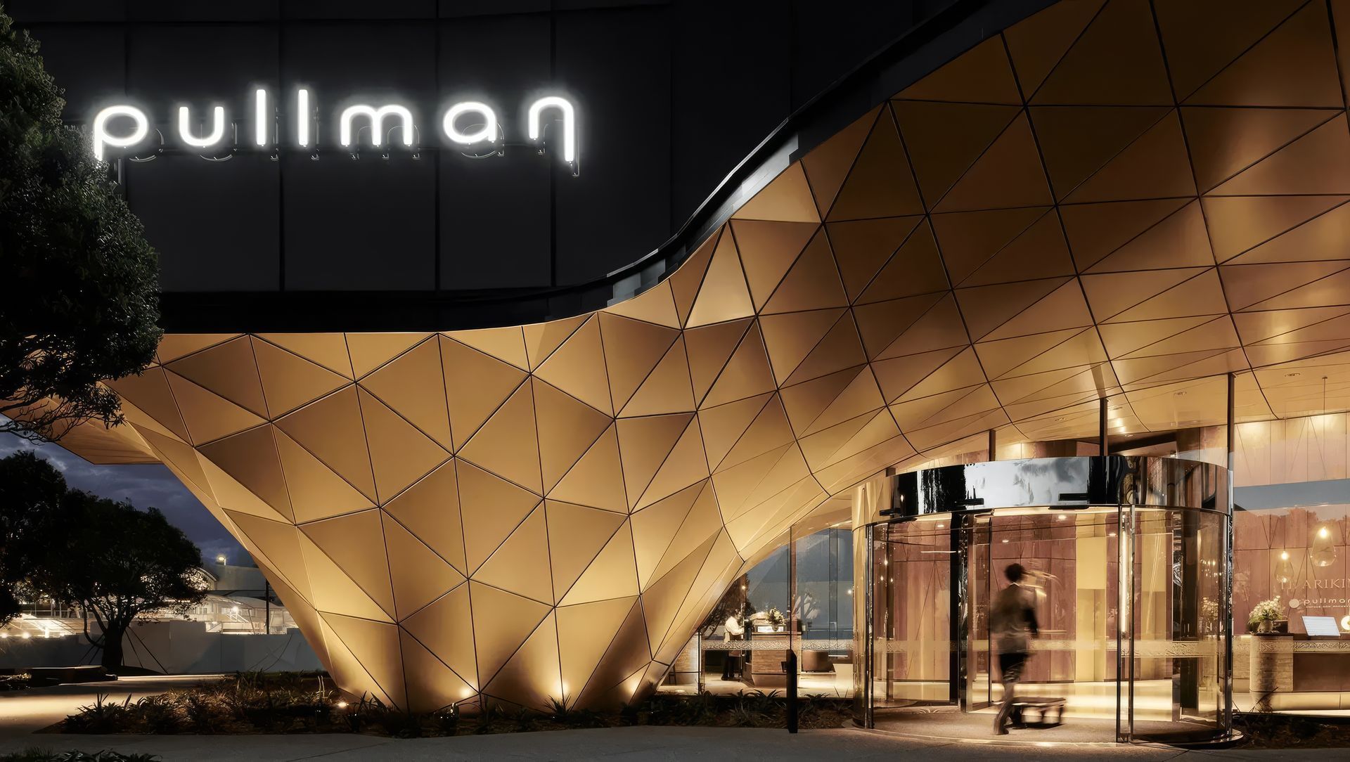 Te Arikinui Pullman Hotel banner