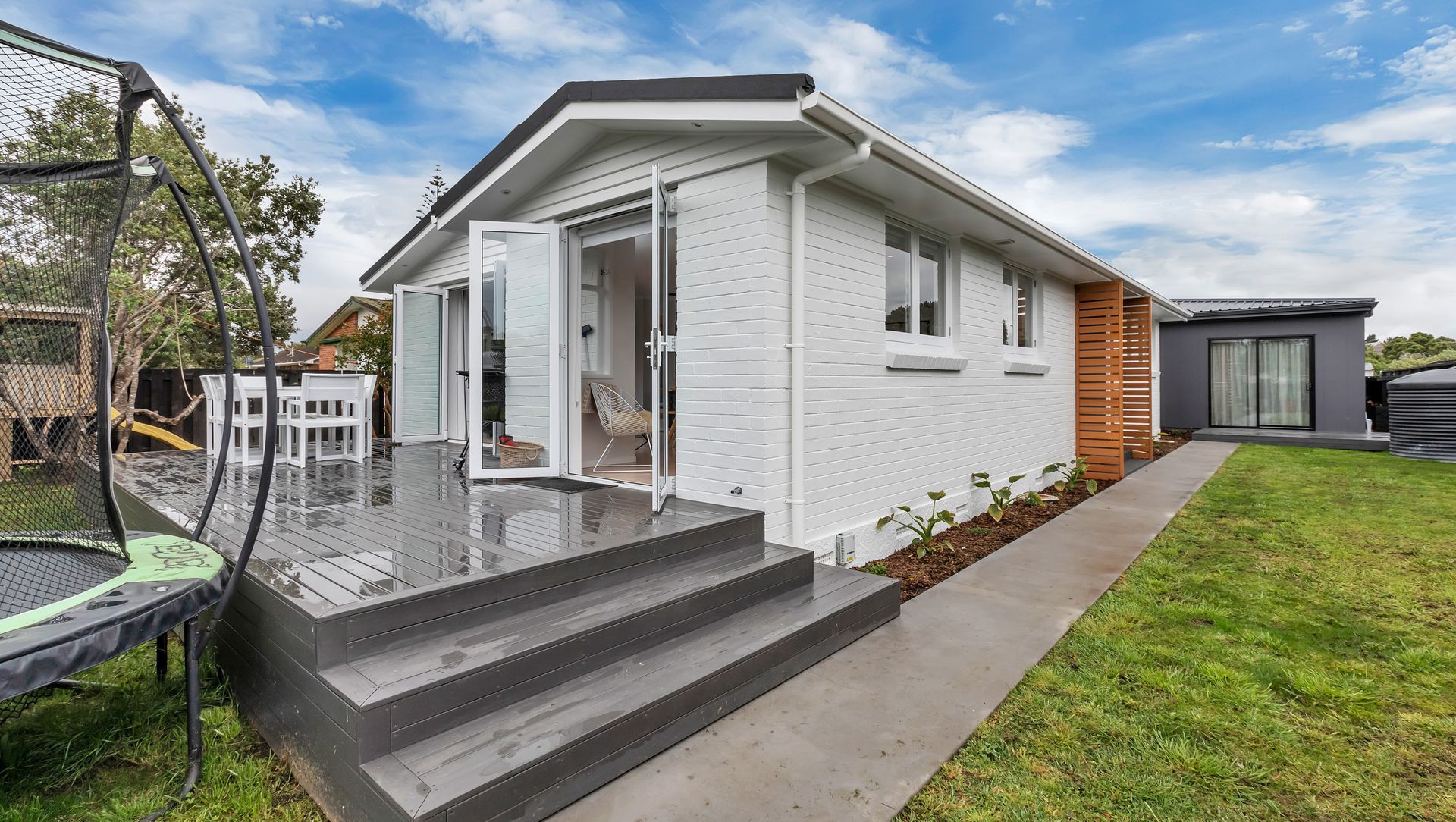 Warren Renovations banner