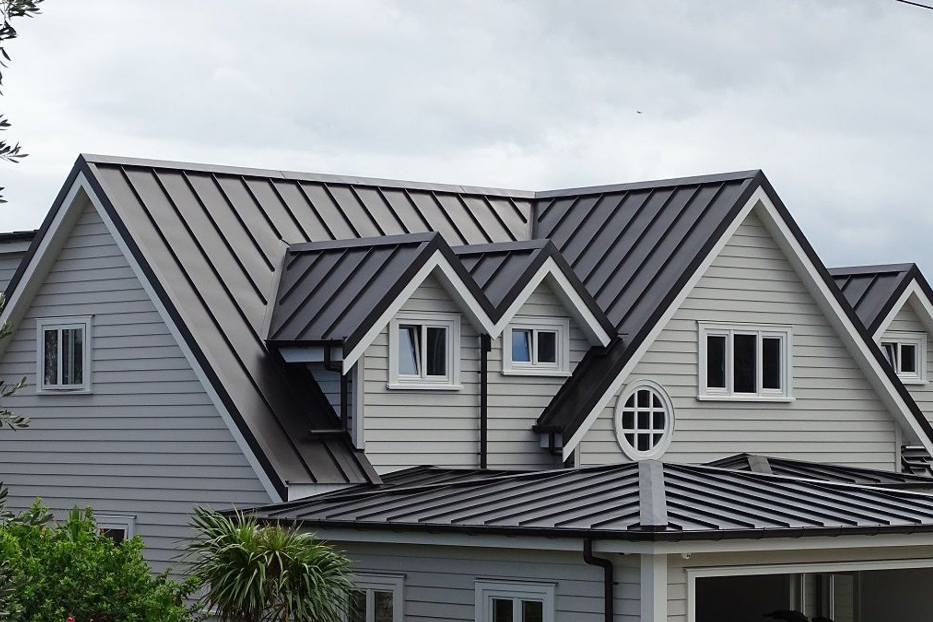 St Heliers House - EURAMAX Matte Dark Bronze