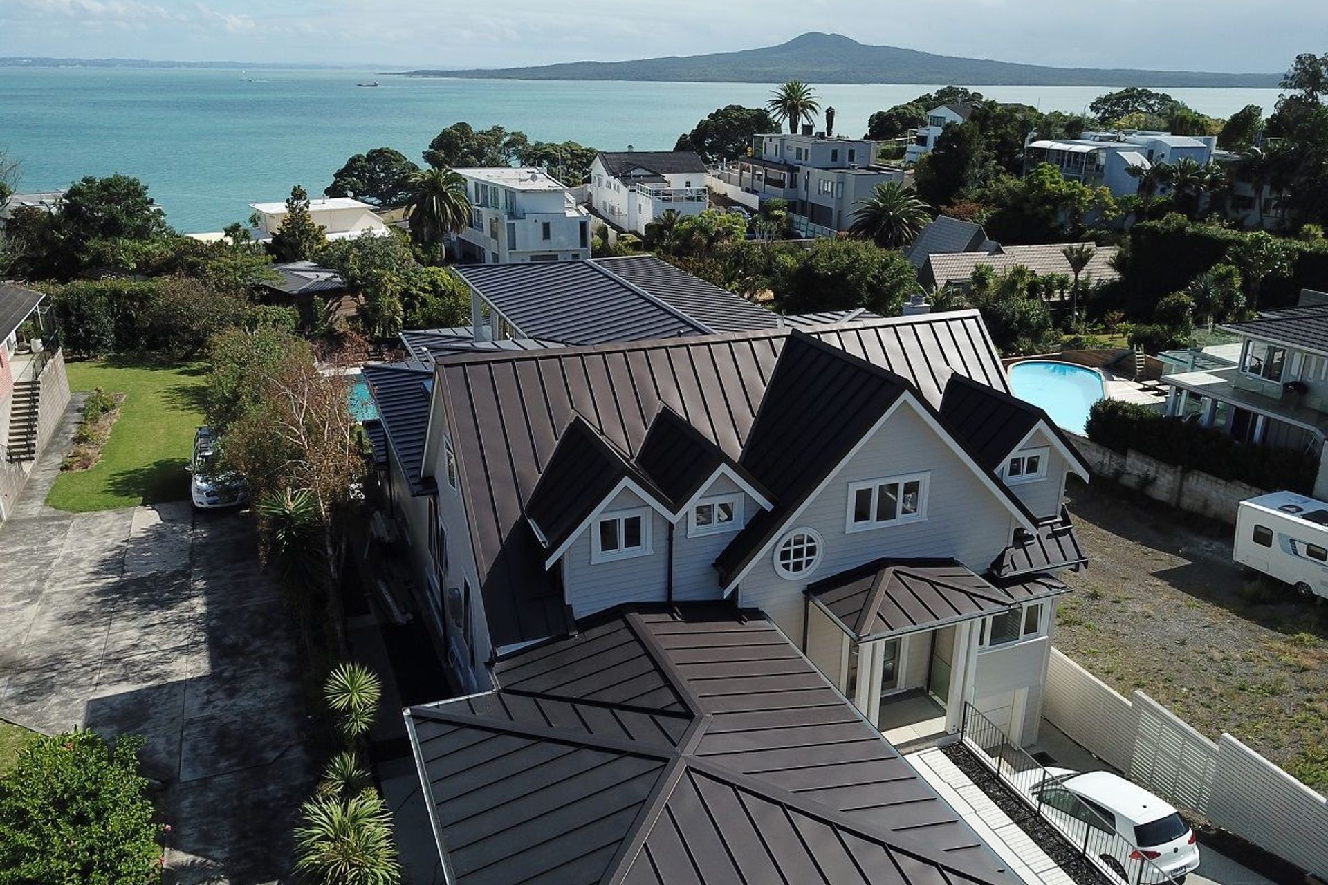 St Heliers House - EURAMAX Matte Dark Bronze