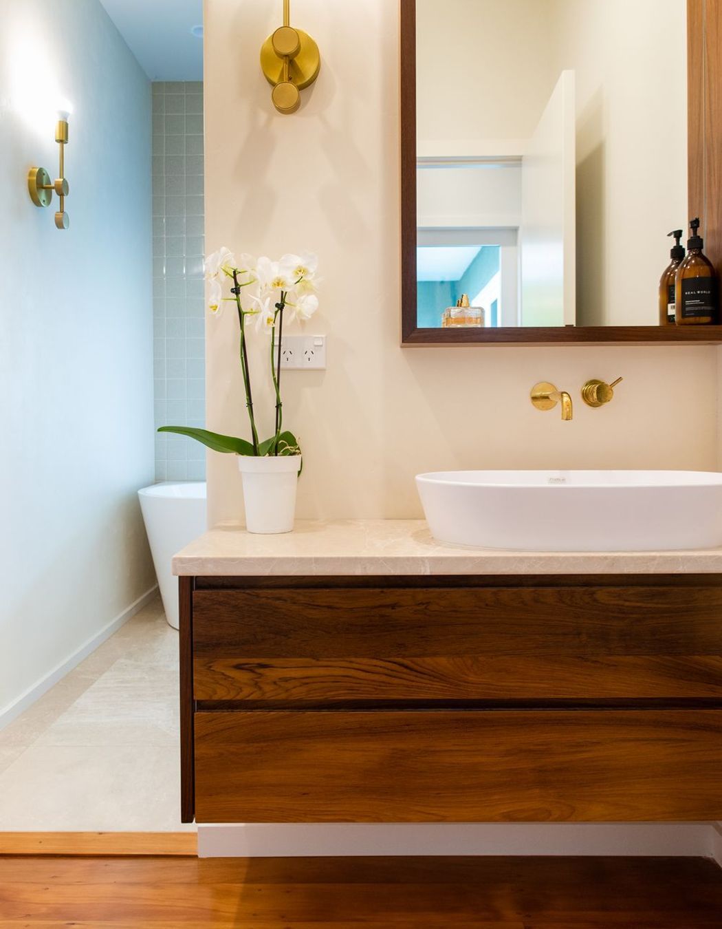 Stunning Mid-Century Modern Bathrooms