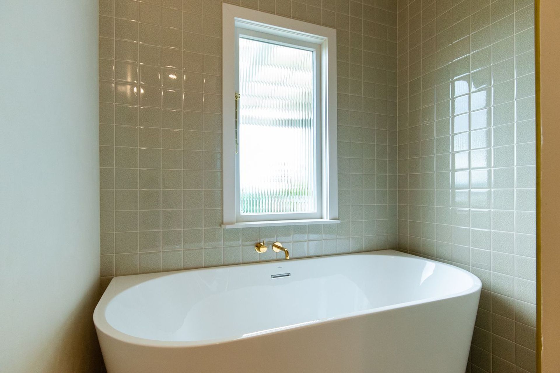 Stunning Mid-Century Modern Bathrooms