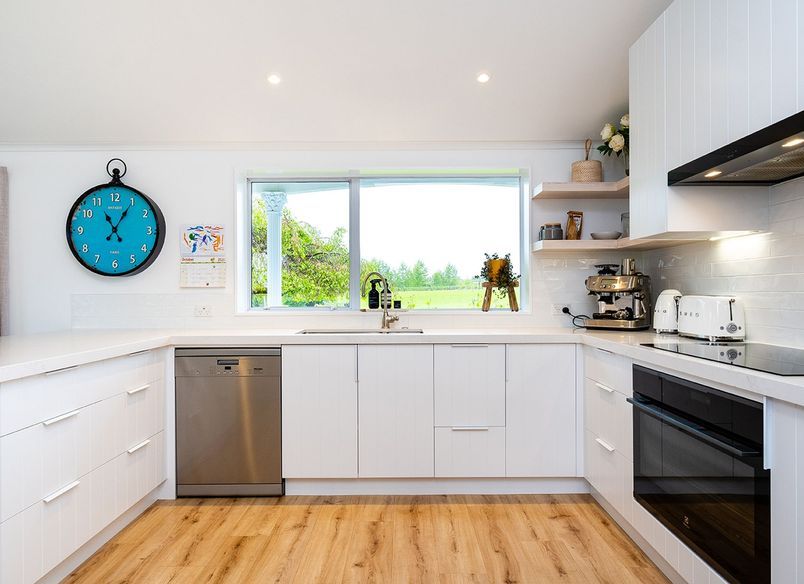 Marble & White, with a hint of Timber for warmth